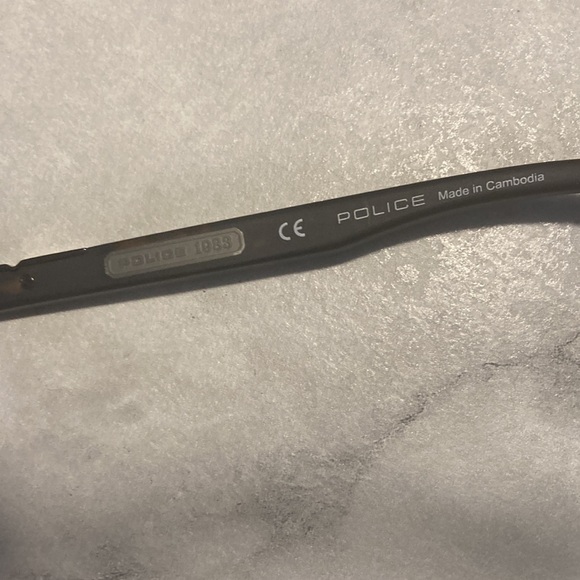 POLICE - Picture 11 of 14